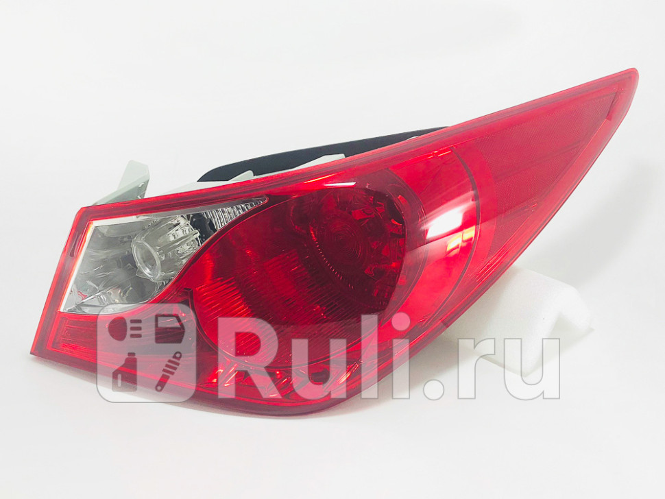 Фонарь правый задний в крыло для Hyundai Sonata 6 2010- Forward HNSON10-740-R 2650₽