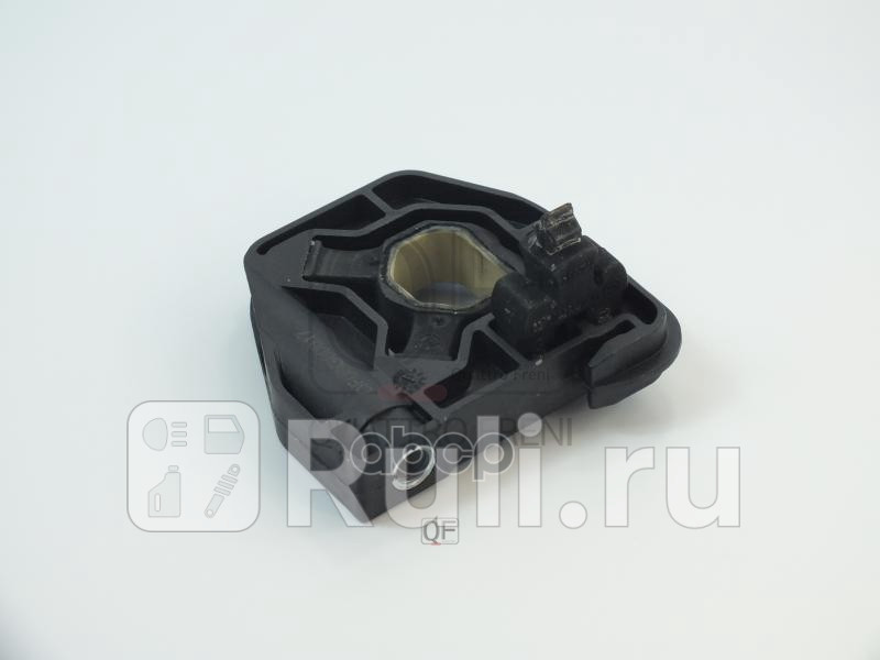 Кронштейн радиатора rh Quattro Freni qf03g00017 1520₽