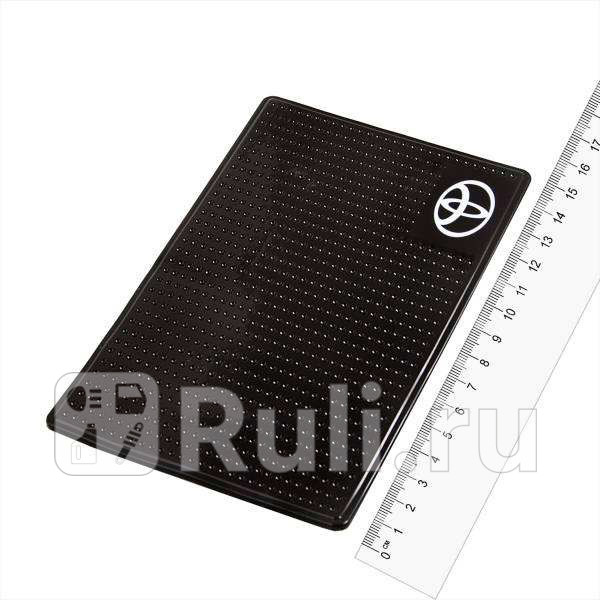 Коврик на панель противоскользящий Skyway 15 х 9 см черный с малой эмблемой Toyota SKYWAY HX-03 Toyota 260₽